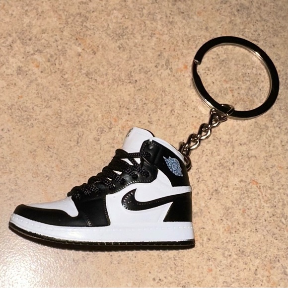 Keychains Sneakers - Picture 5 of 6